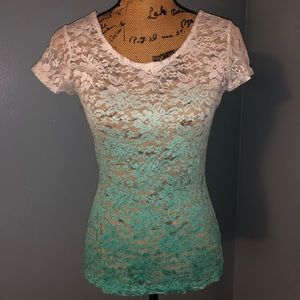 SALE🌺 Ombré lace top